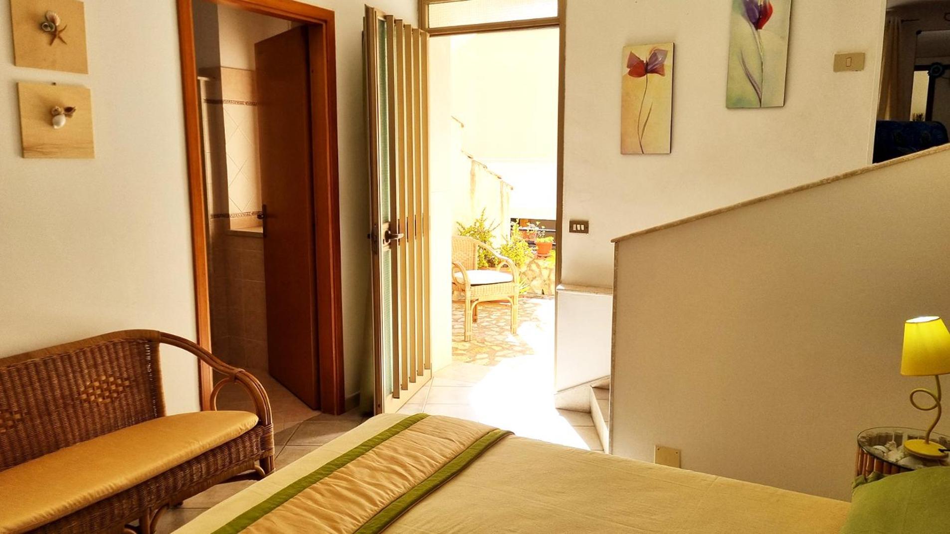 Casa Vacanza Vista Mare Кустоначі Екстер'єр фото